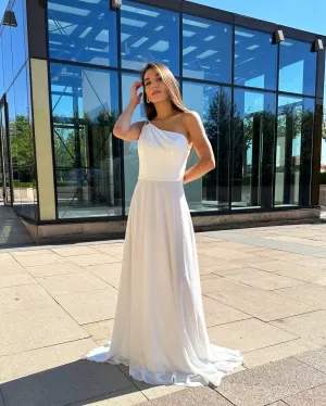 Rochie alba lunga petrecuta din voal